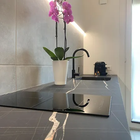 - Cernobbio Apartament *